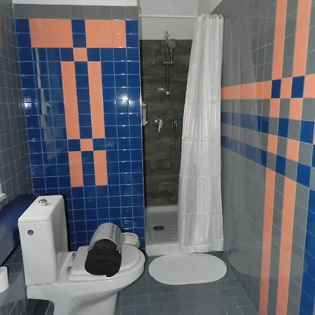 ベッド・アンド・ブレックファスト Anter モノーポリ